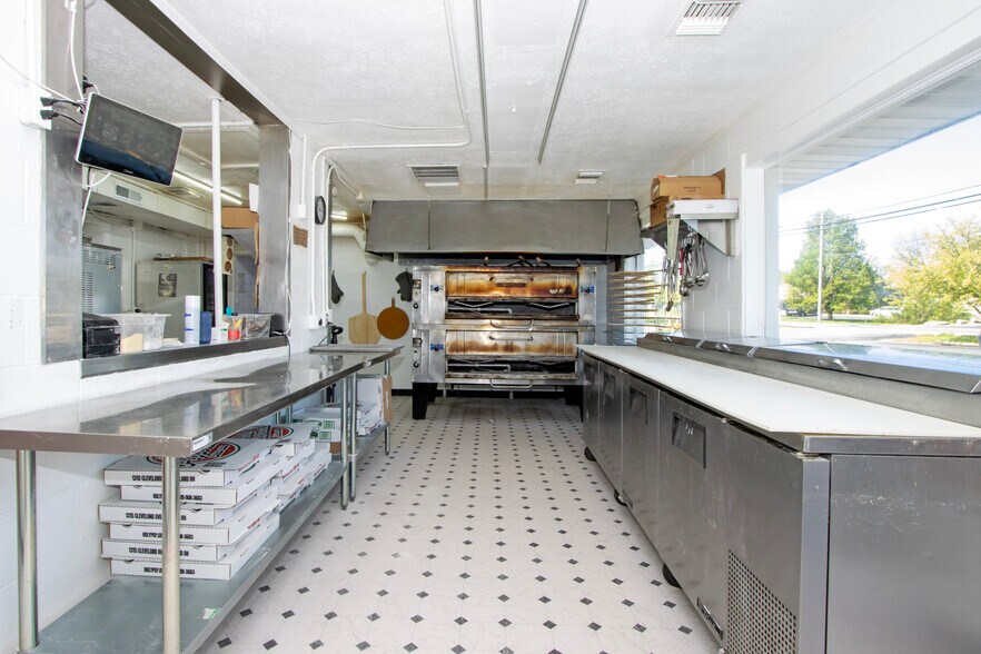 More Photos Of 1315 Cleveland Ave, Ashland General Retail For Sale