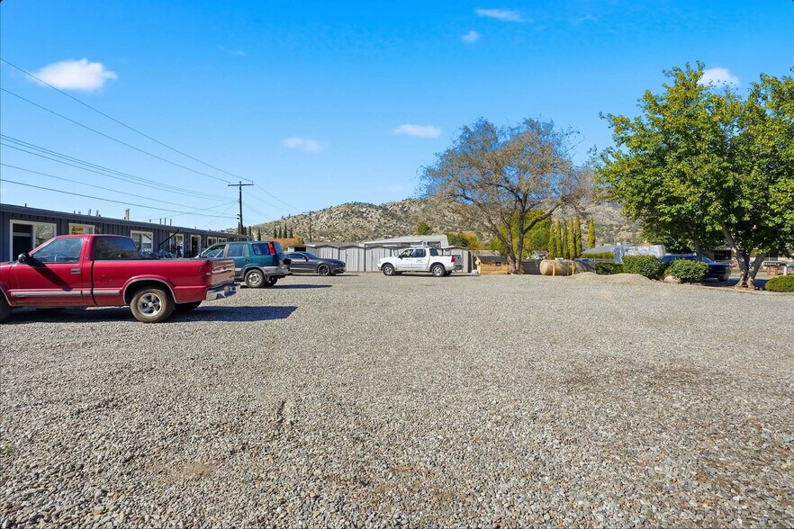 More Photos Of 2100 Crestview Ave, Lake Isabella Apartments For Sale