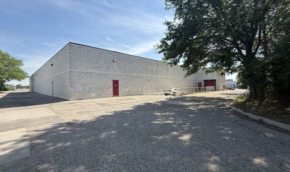 More Photos Of 35150 Central City Pky, Westland Freestanding For Lease