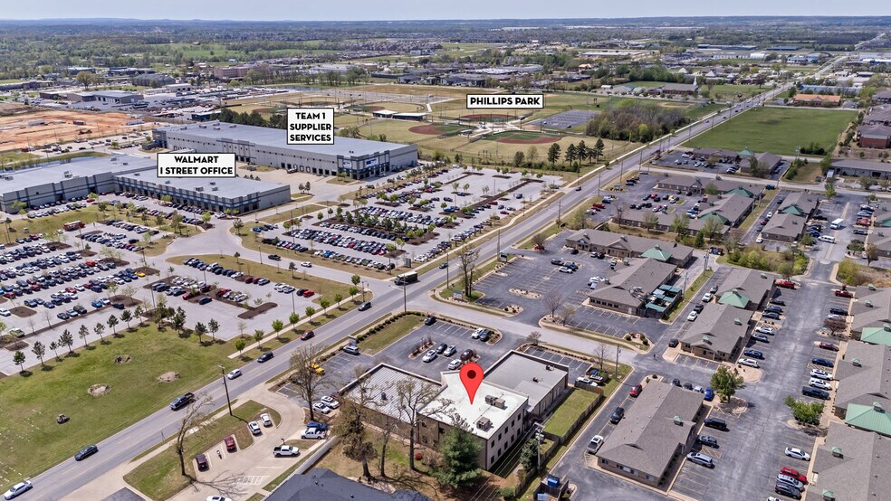 More Photos Of 1001 SE 28th St, Bentonville Office For Lease