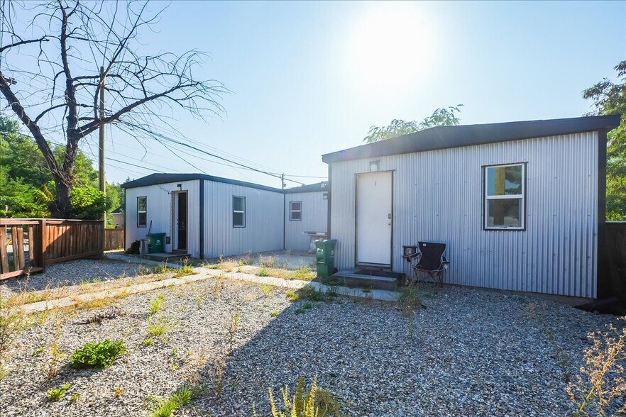 More Photos Of 1406 Fourth Av, Trail Apartments For Sale