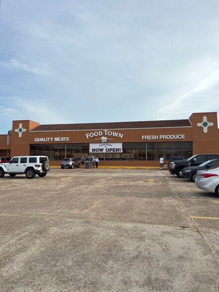 Primary Photo Of 12404-12496 Highway 6, Santa Fe Unknown For Lease