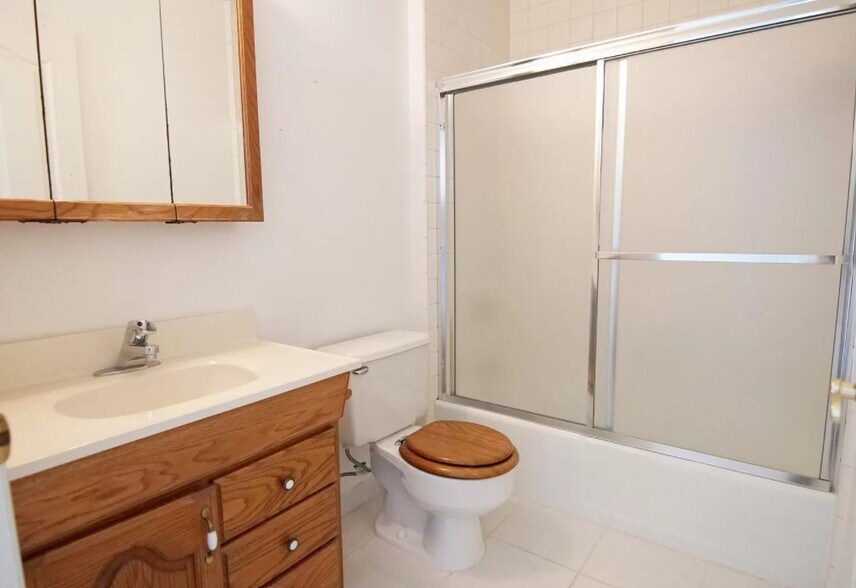 More Photos Of 3552 Front St, San Diego Apartments For Sale