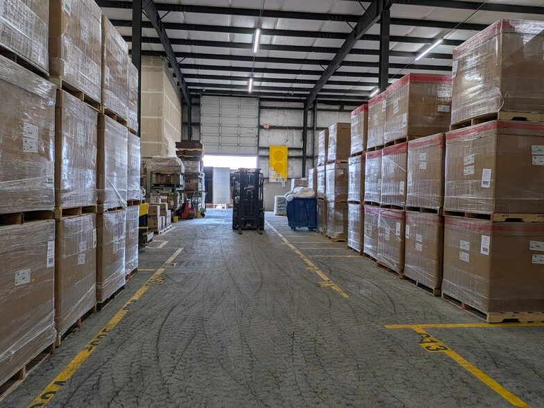 More Photos Of 3616 Old Highway 99 S Rd, Mount Vernon Distribution For Sale