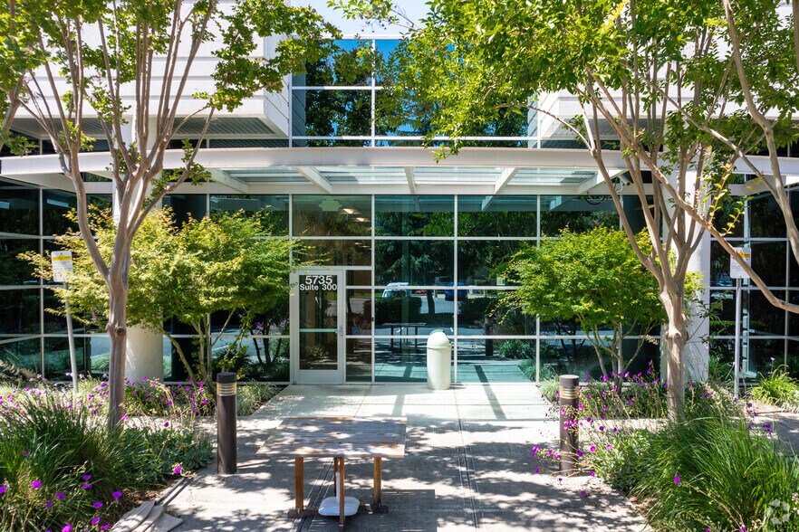 More Photos Of 5735 W Las Positas Blvd, Pleasanton Flex For Lease