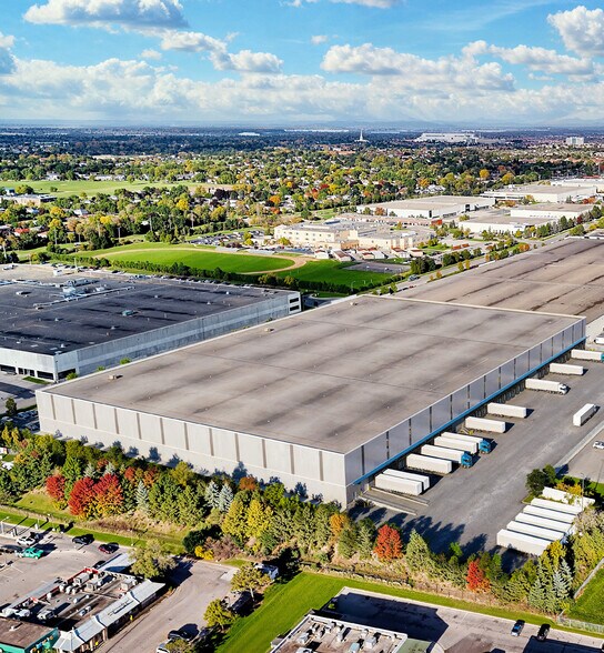 More Photos Of 2 Bramkay St, Brampton Warehouse For Lease