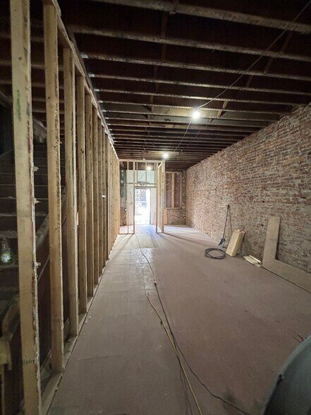 More Photos Of 12 S Market St, Troy Storefront Retail Office For Lease