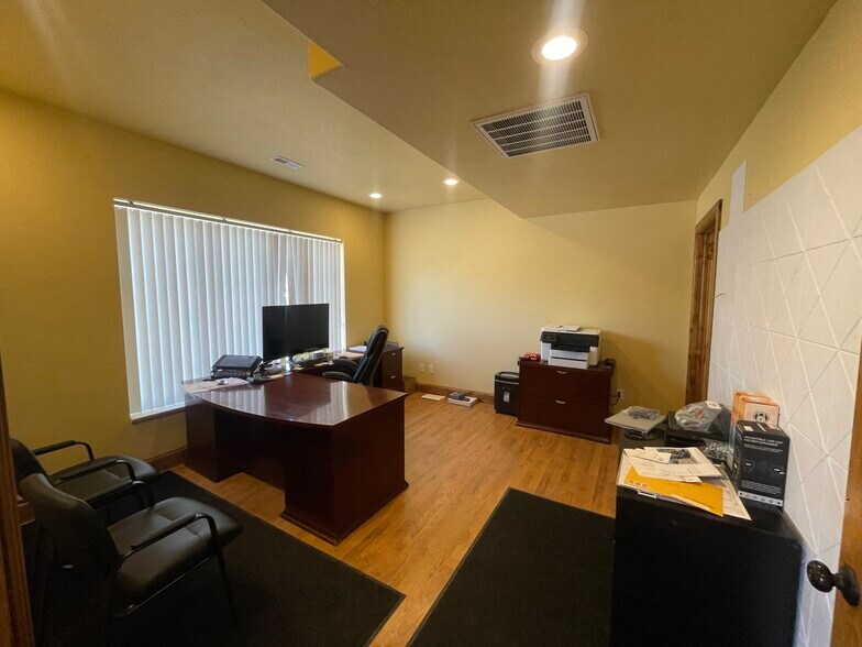 More Photos Of 1693 W American Way, Payson Warehouse For Lease