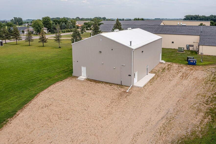 More Photos Of 541 8th E st, Hector Industrial For Sale