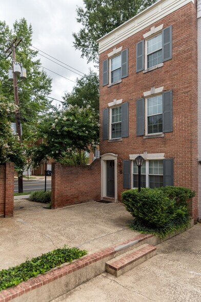 More Photos Of 4436 MacArthur Blvd NW, Washington Multifamily For Sale