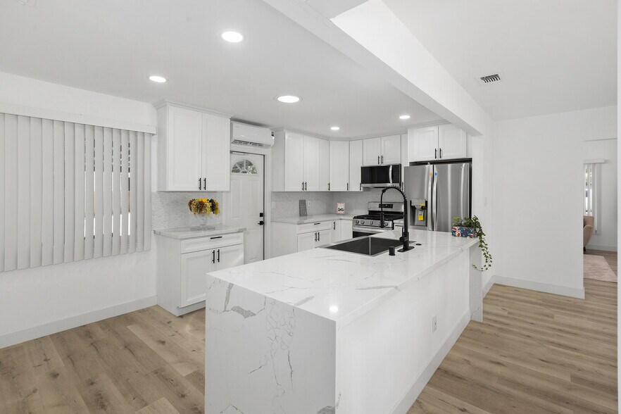 More Photos Of 5590 Shasta Ln, La Mesa Apartments For Sale