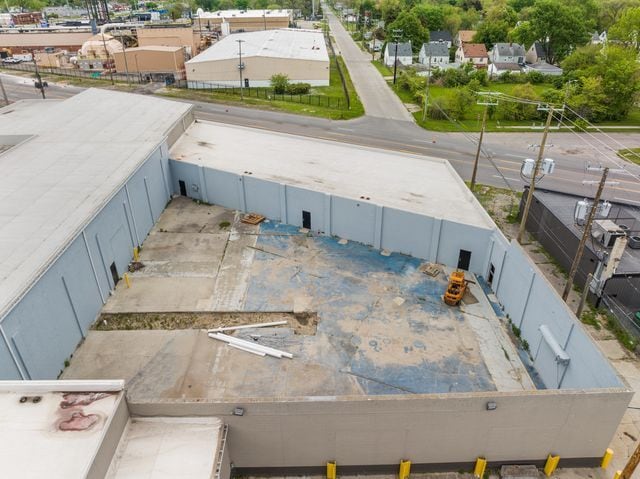 More Photos Of 20530 Hoover Rd, Detroit Warehouse For Lease
