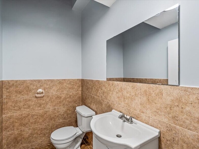 More Photos Of 58-94 Grand Ave, Maspeth Storefront Retail Office For Lease