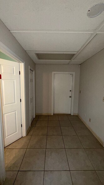 More Photos Of 1539 Parental Home Rd, Jacksonville Medical For Lease