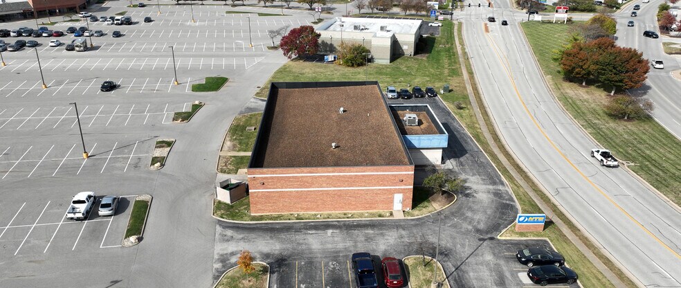 More Photos Of 5701 Suemandy Rd, Saint Peters General Retail For Sale