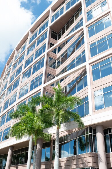 More Photos Of 5200 Waterford District Dr, Miami Unknown For Lease