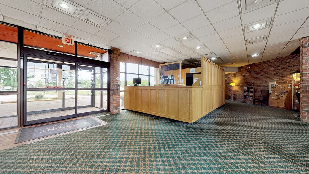 More Photos Of 6 Traders Cir, Normal Hotel For Sale