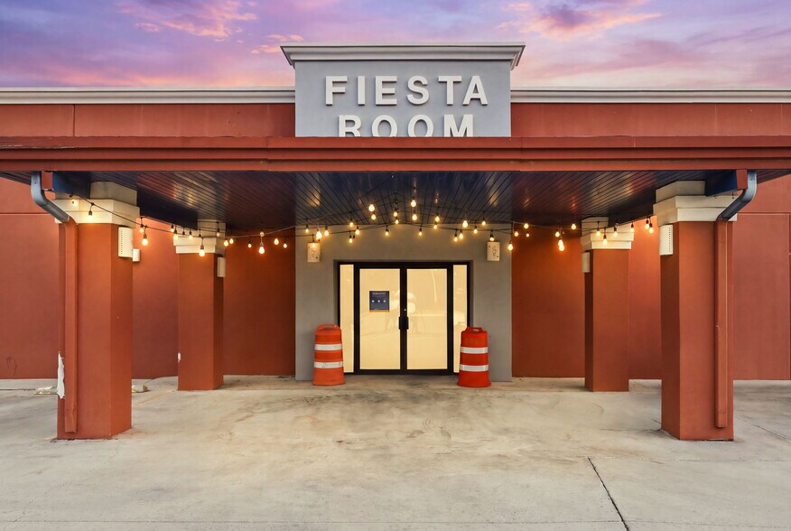 More Photos Of 4946 Rigsby Ave, San Antonio Restaurant For Sale