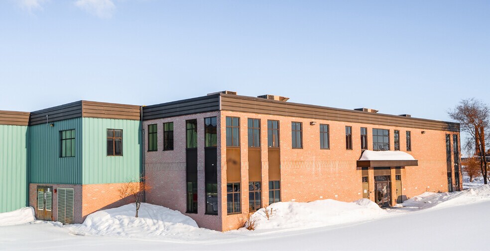 Primary Photo Of 5065-5067 Rue Ontario E, Montréal Manufacturing For Lease