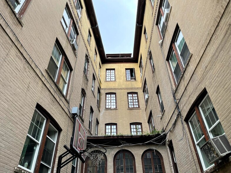 More Photos Of 174 Willow St, Waterbury Apartments For Sale