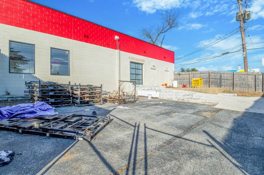 More Photos Of 101 Greenbank Rd, Wilmington Freestanding For Lease
