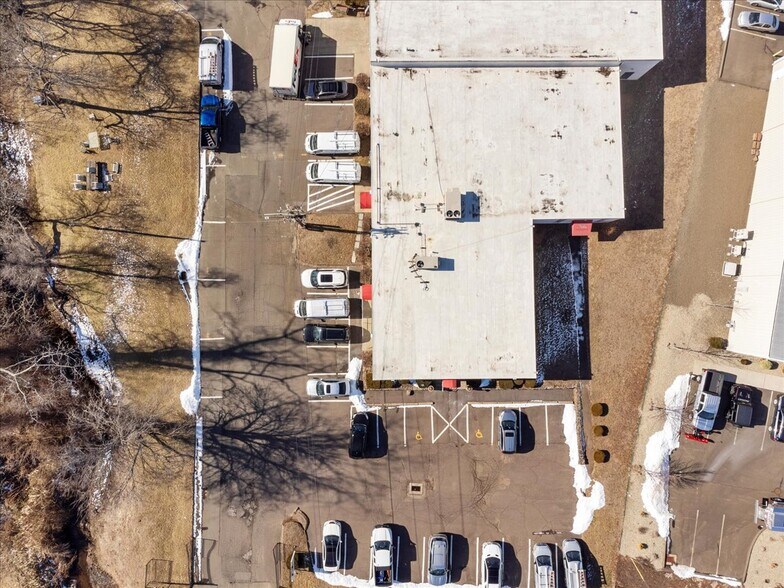 More Photos Of 118 Quinnipiac Ave, North Haven Warehouse For Lease