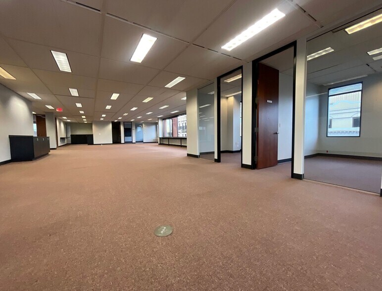 More Photos Of 811 SW Naito Pky, Portland Loft Creative Space For Lease