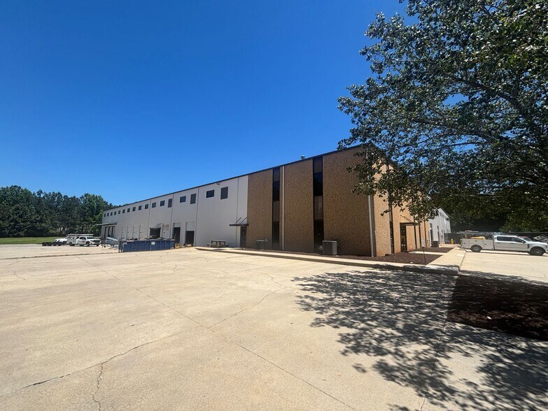 More Photos Of 82 Galilee Church Rd, Jefferson Distribution For Lease