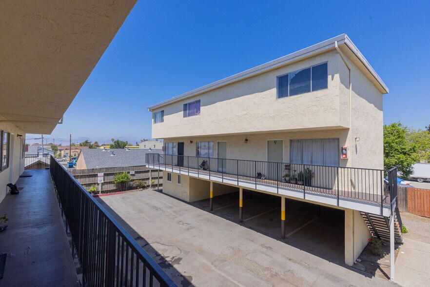 More Photos Of 75 N Hebbron Ave, Salinas Apartments For Sale