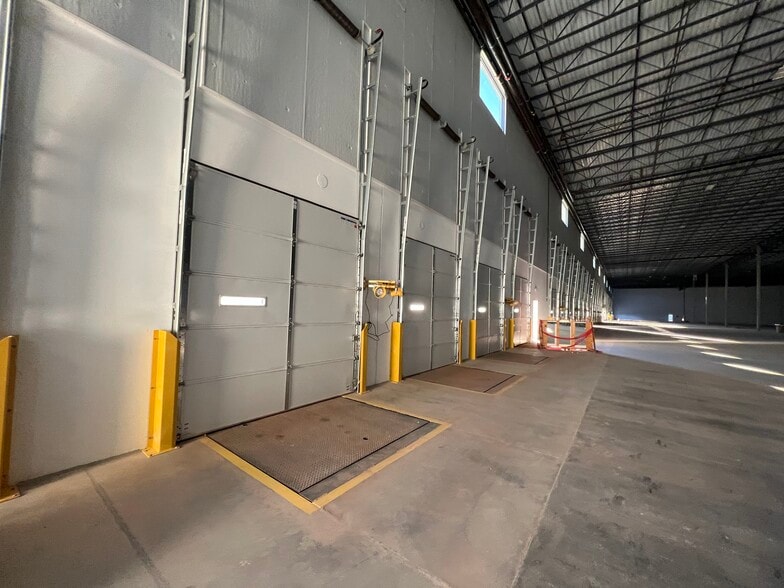 More Photos Of 230 Belmont Dr, Somerset Distribution For Lease