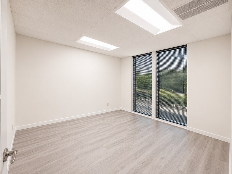 More Photos Of 9035 Eton Ave, Canoga Park Unknown For Lease