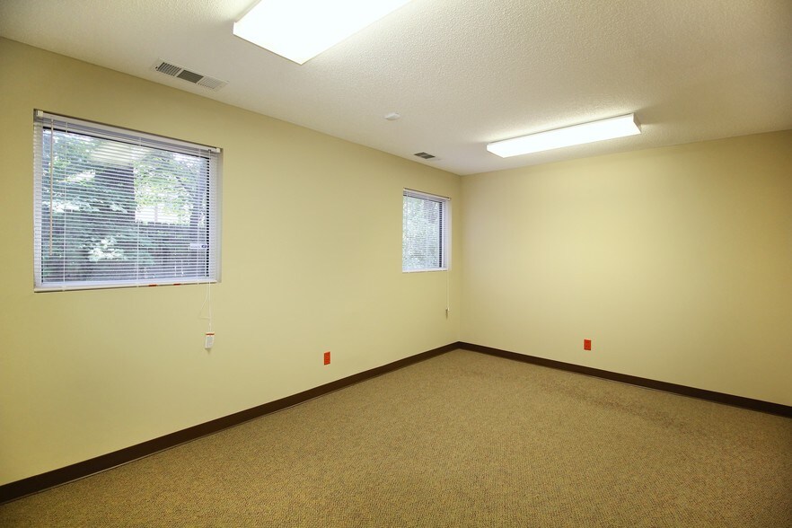 More Photos Of 5154 Stage Rd, Memphis Medical For Lease