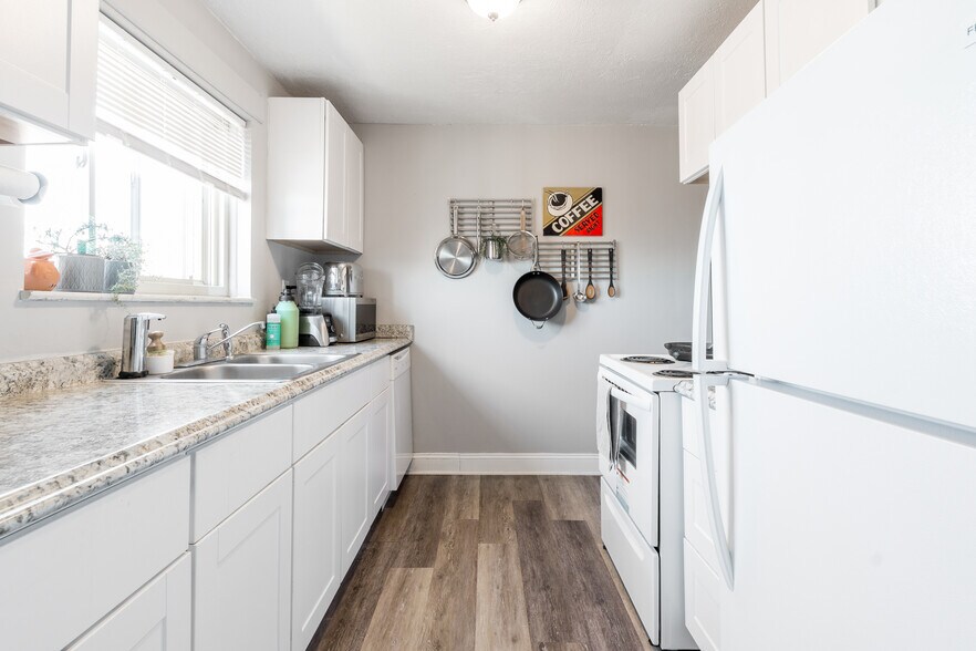 More Photos Of 12050 Lake Ave, Lakewood Apartments For Sale