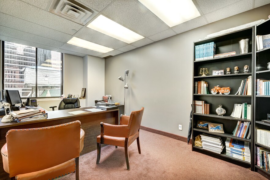 More Photos Of 1255 Boul Robert-Bourassa, Montréal Office Residential For Lease