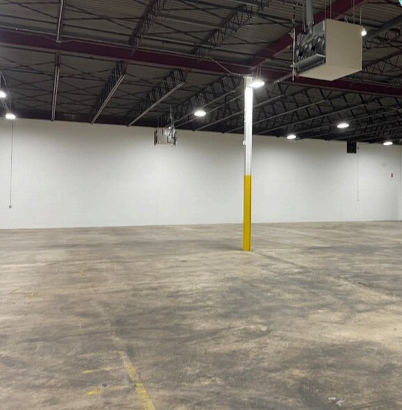 More Photos Of 555 W 14th Pl, Chicago Warehouse For Sale