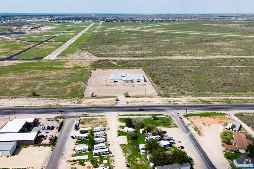 More Photos Of 605 E Yukon Rd, Odessa Warehouse For Lease