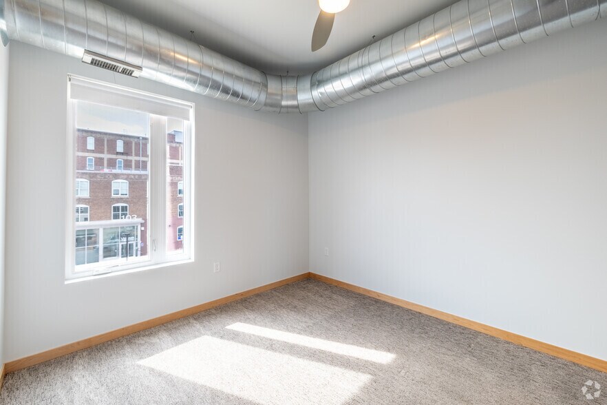 More Photos Of 103 Virginia St, Sioux City Apartments For Lease