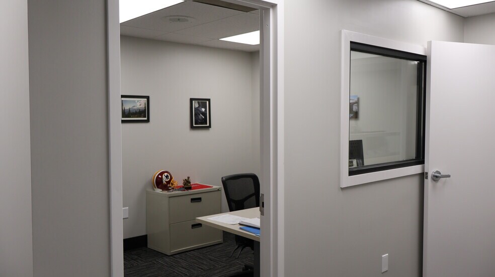 More Photos Of 6330-6332 Flank Dr, Harrisburg Flex For Lease