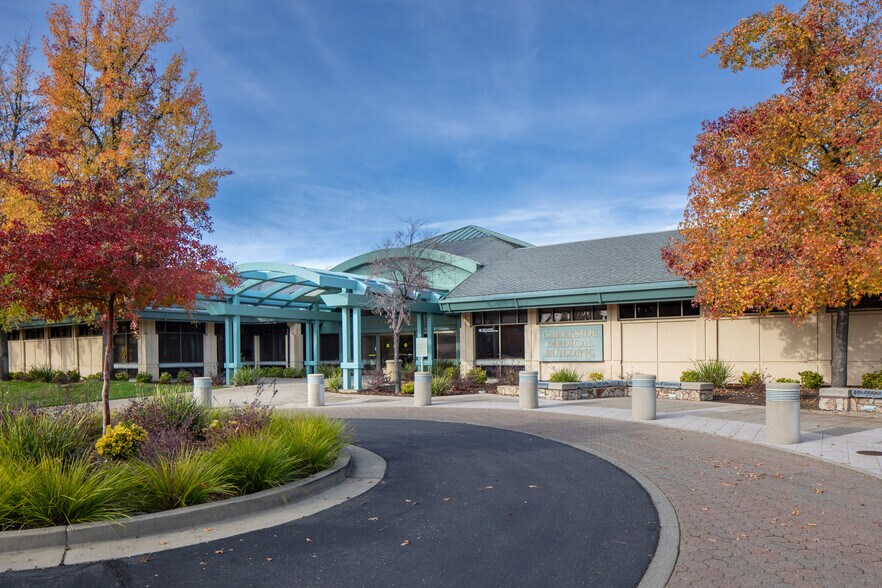 More Photos Of 1561 Creekside Dr, Folsom Medical For Lease