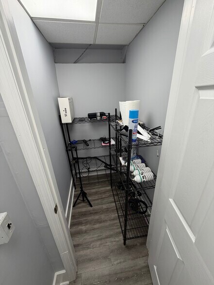 More Photos Of 308 W Main St, Smithtown Loft Creative Space For Lease