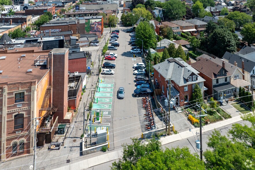 Primary Photo Of 2975 Dundas St W, Toronto Parking Lot For Lease