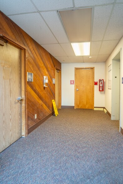 More Photos Of 660 S Coolidge St, Moses Lake Office For Sale