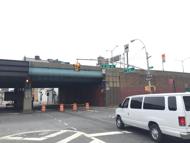 More Photos Of 171 Lincoln Ave, Bronx Manufacturing For Sale