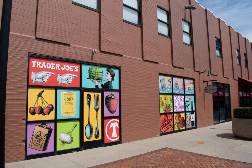 More Photos Of 17000-17030 Kercheval Ave, Grosse Pointe General Retail For Sale