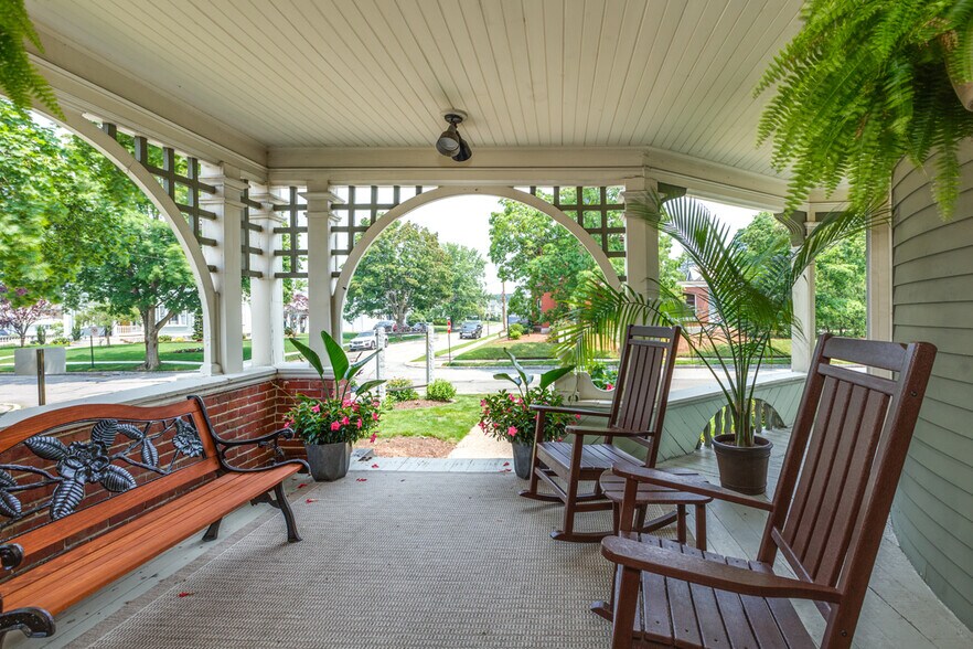 More Photos Of 84 Bay St, Manchester Office Residential For Lease