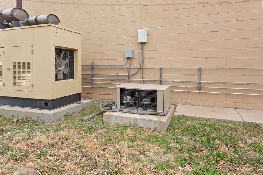 More Photos Of 101 E Commercial St, Miami General Retail For Sale