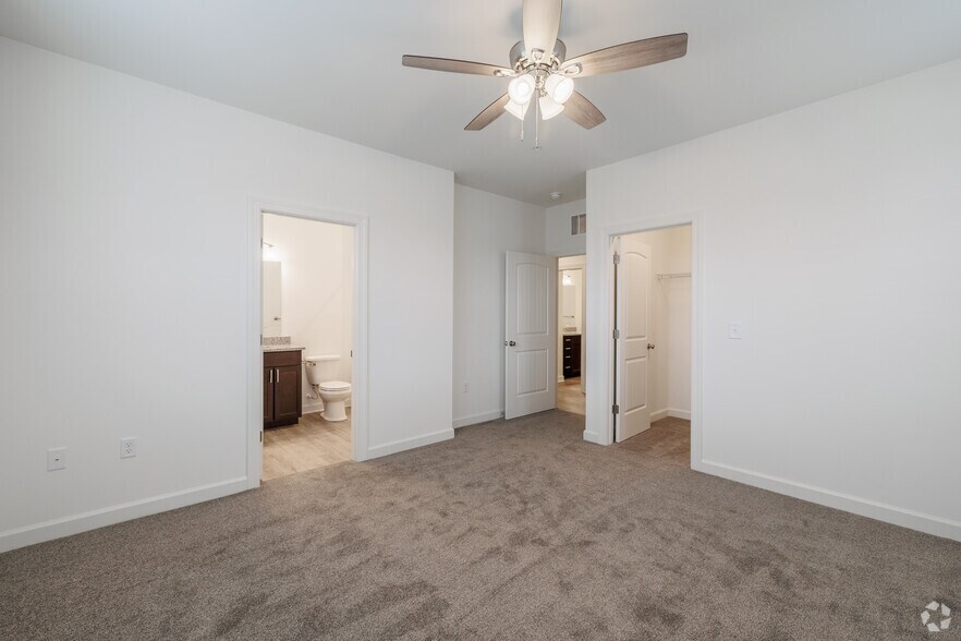 More Photos Of 41 Wttr Ln, Westminster Apartments For Sale