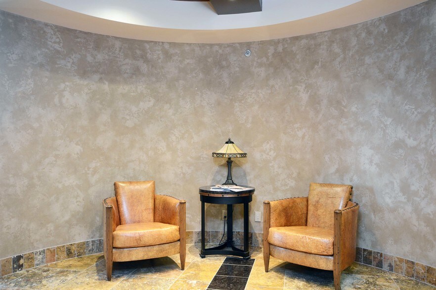 More Photos Of 3340 N Annapolis Ln, Plymouth Office For Lease