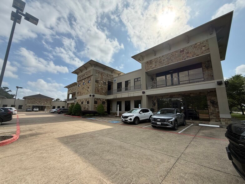More Photos Of 10355 Centrepark Dr, Houston Office For Lease