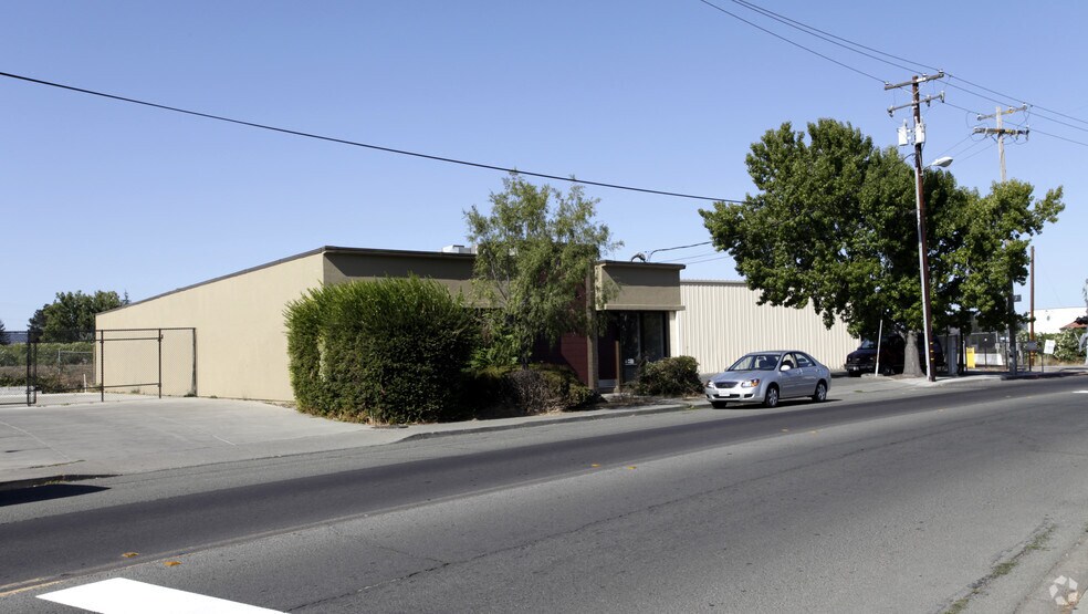 More Photos Of 3259 California Blvd, Napa Warehouse For Lease